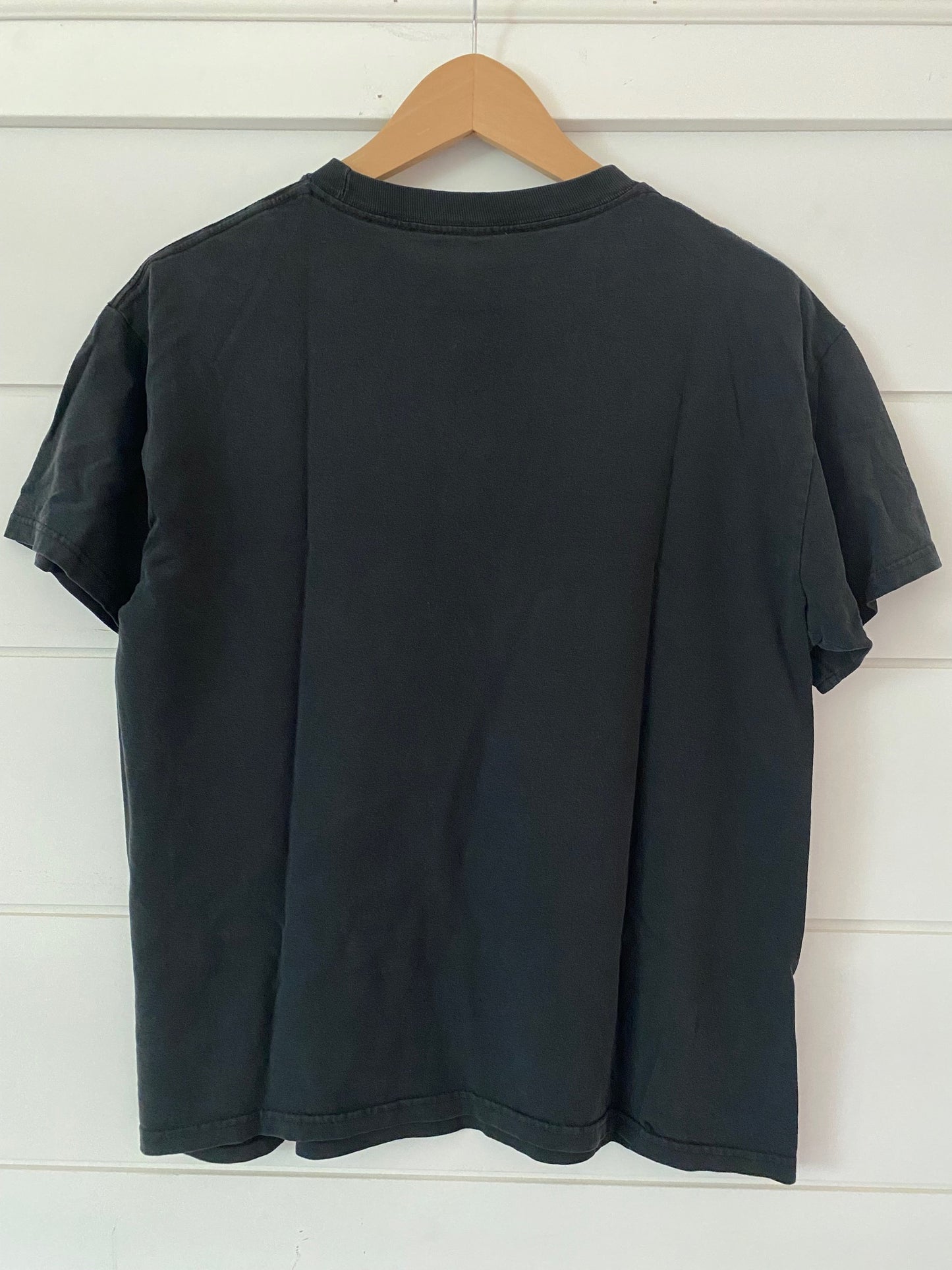 back black short sleeve t-shirt
