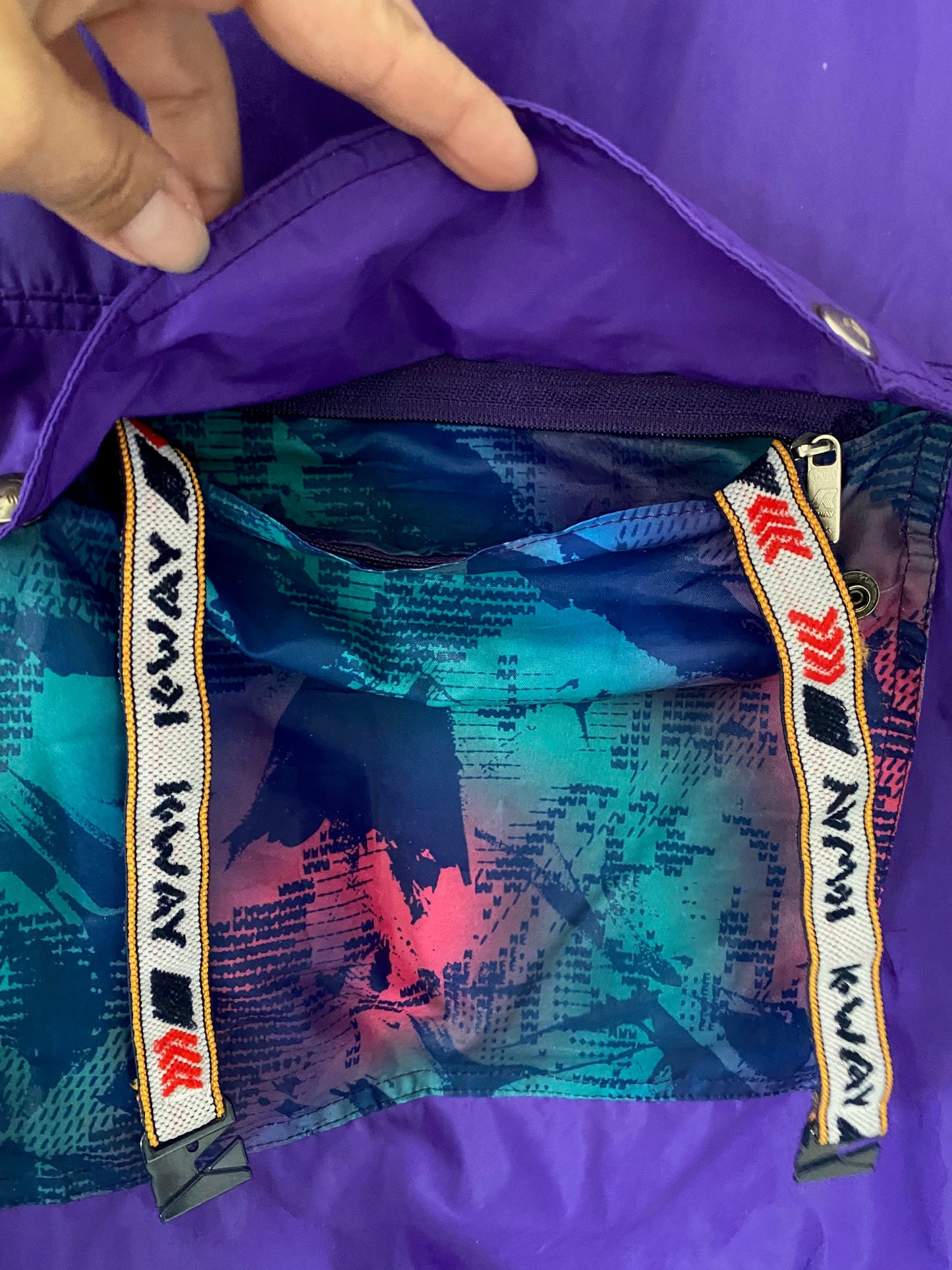 original k-way open pocket in front