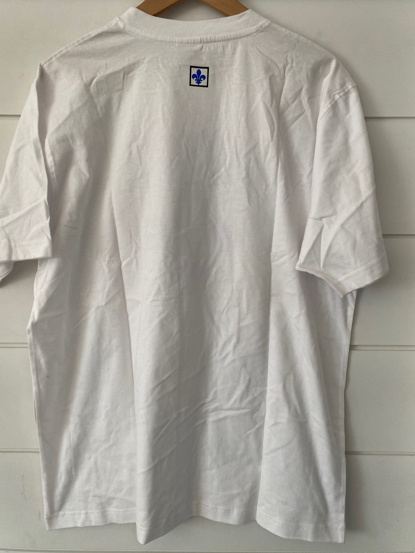 back of a white short sleeves t-shirt with quebec fleur-de-lis