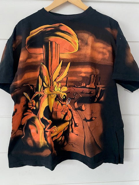 Vintage Looney Tunes Wile E. Coyote & Road Runner All-Over Print T-Shirt - 90s Cartoon Graphic