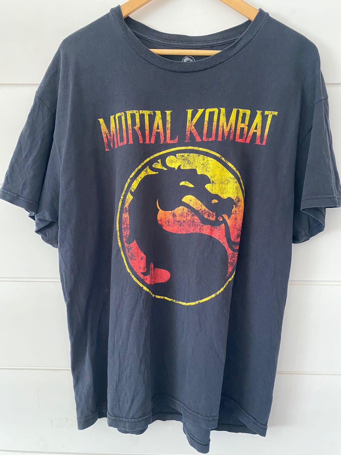 Vintage Mortal Kombat Graphic Tee – Retro Gamer Unisex T-Shirt