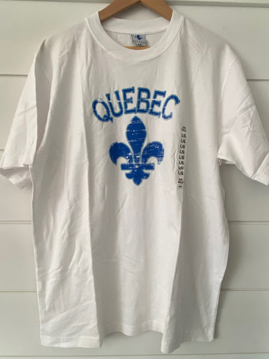 white t-shirt with the word quebec and under a bleu fleur de lys with tag L/G